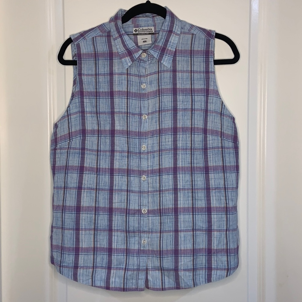 Columbia sleeveless button down top